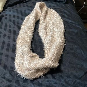 Off white thick comfy scarf